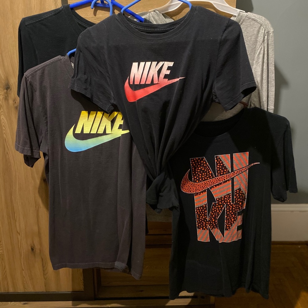 5 Nike shirts for $20